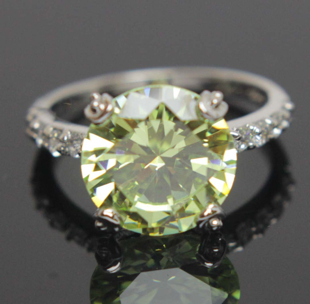 Sterling Silver Peridot CZ Ring Size 8