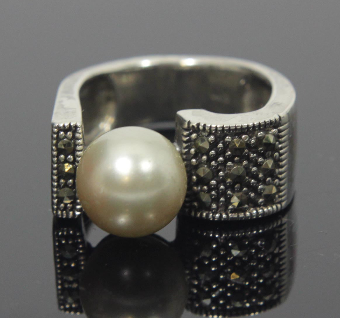 Sterling Silver Pearl with Marcasite Ring Size 8