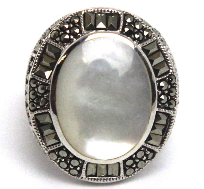 Sterling Silver Mother of Pearl Ring Size 7.5